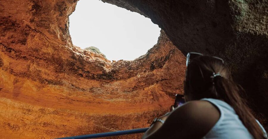 Albufeira: 2.5-Hour Dolphin Watching and Caves Trip - Nossa Senhora da Rocha and the central Algarve cliffs