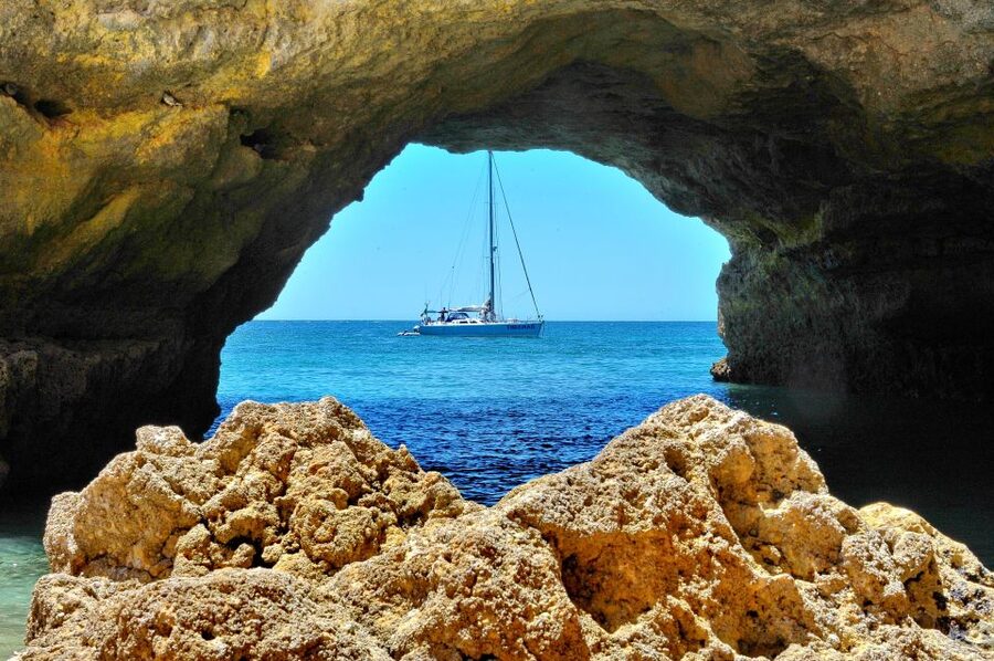 Albufeira: 3-Hour Yacht Daytime/Sunset Cruise to Benagil - Key points to know before you book