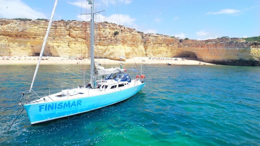 Albufeira: 3-Hour Yacht Daytime/Sunset Cruise to Benagil - Galé and the first rock formations