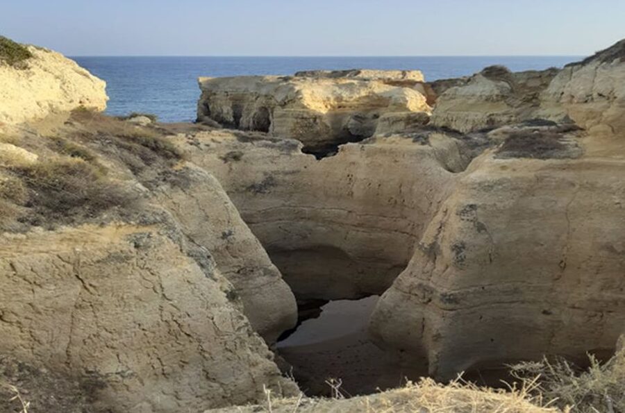 Albufeira: Beaches, Old Town, and Salgados Lagoon Jeep Tour - Why this short jeep tour works in Albufeira