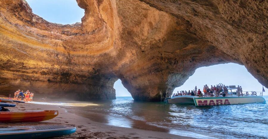Albufeira: Caves and Coastline Catamaran Cruise to Benagil - Galé, Salgados, and Armação de Pêra
