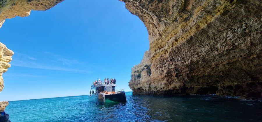Albufeira: Coastline and Benagil Caves Tour by Catamaran - Galé, Salgados, and Armação de Pêra