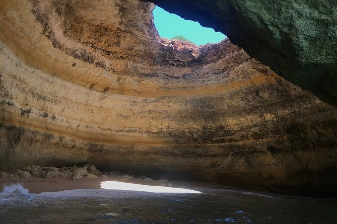 Albufeira: Dolphins and Caves Tour - Guides, captains, and the tone on board