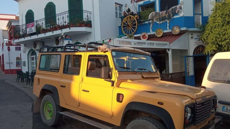 Albufeira: Off-Road Jeep Tour with Sunset - What the guide adds to the ride