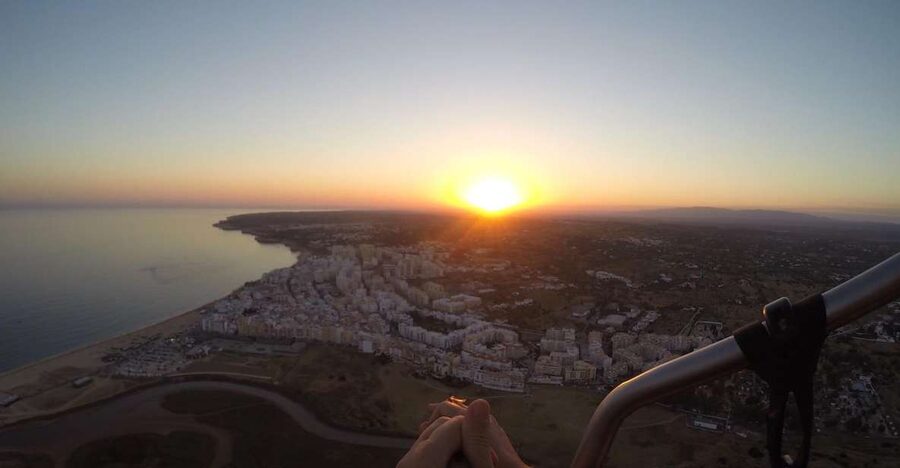 Albufeira: Paragliding and Paratrike Tandem Flights - Choosing paragliding or a motor-assisted paratrike