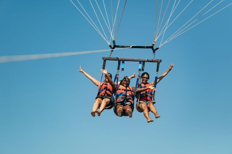 Albufeira: Parasailing Boat Trip - Ten minutes can feel short, but the view is the point