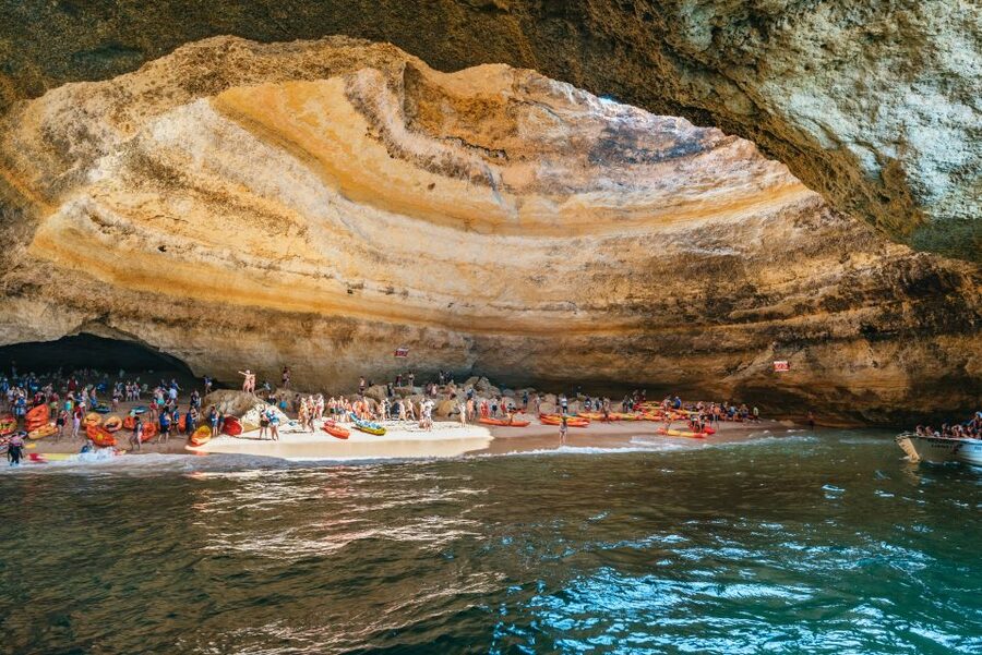 Albufeira: Sightseeing Cruise with Beach BBQ and Open Bar - What arrives on the BBQ plates