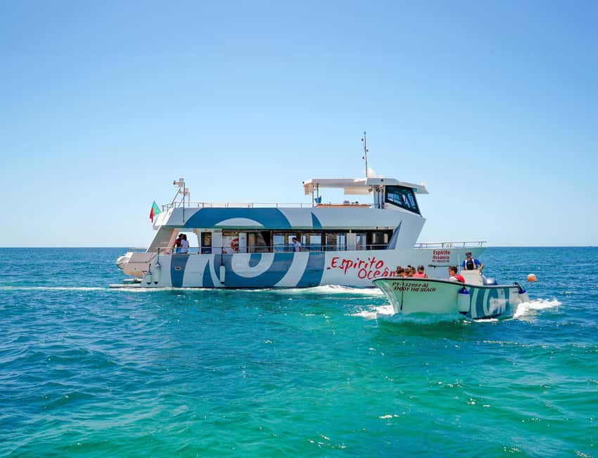 Albufeira: Sightseeing Cruise with Beach BBQ and Open Bar - Seeing the Algarve caves from the water