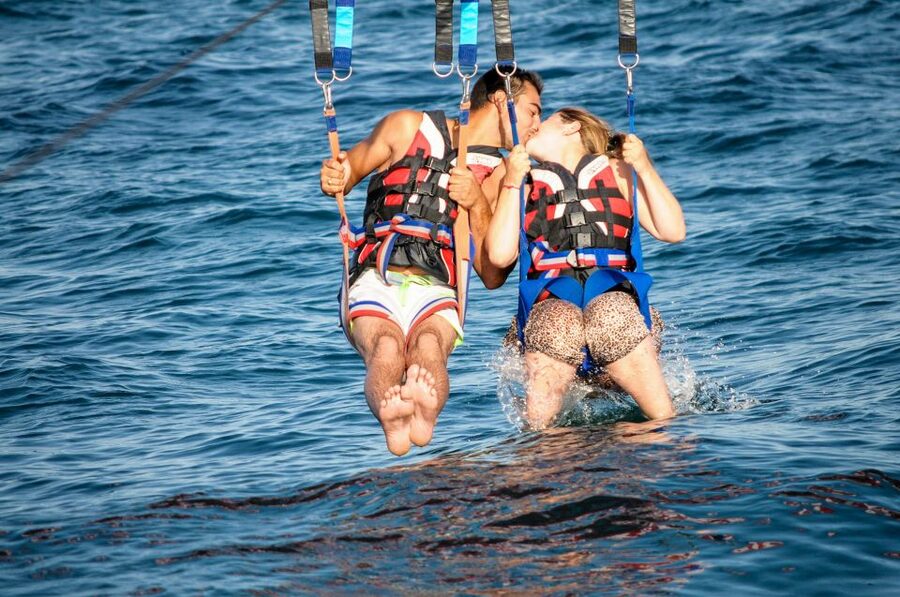 Albufeira: Single, Double or Triple Parasailing Tour - What makes the crew important