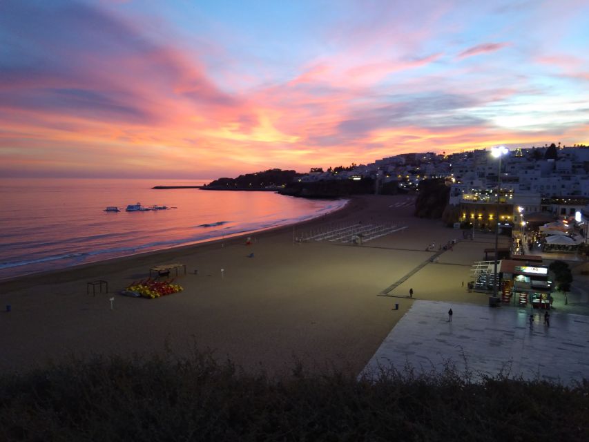 Albufeira: Tuk-tuk Sightseeing Tour - When to book it during your holiday