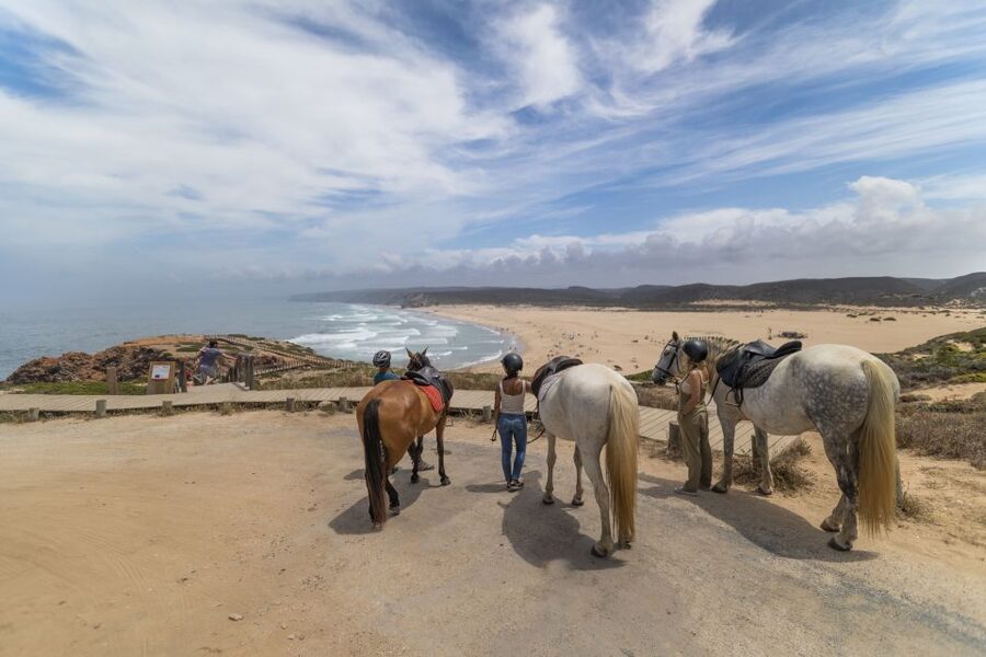 Algarve: 1-Hour Carrapateira Horseback Riding Tour - What the guides add to the experience