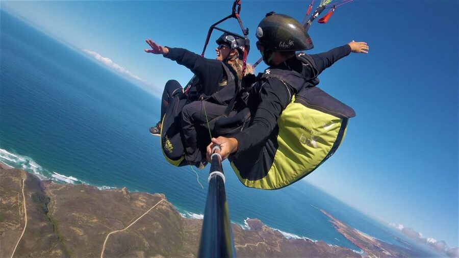 Algarve Coast: Paragliding Experience - Who should book this paragliding experience?