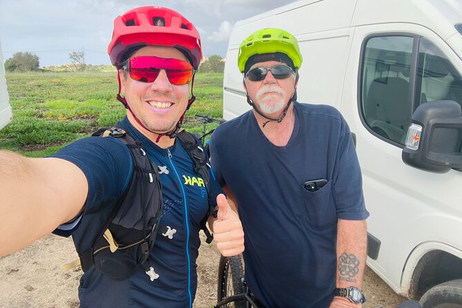 Algarve: Lagos Sightseeing guided Tour with e-bikes - The Fisherman Trail toward Praia da Luz