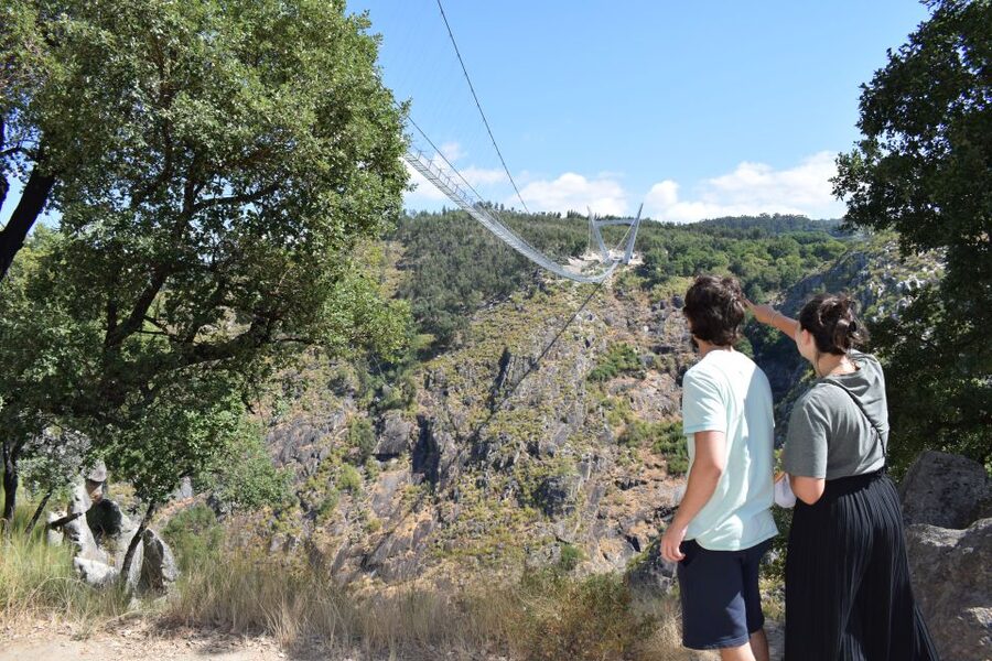 Alvarenga: Paiva Walkways and 516 Arouca Bridge Guided Tour - The route’s geology and river views