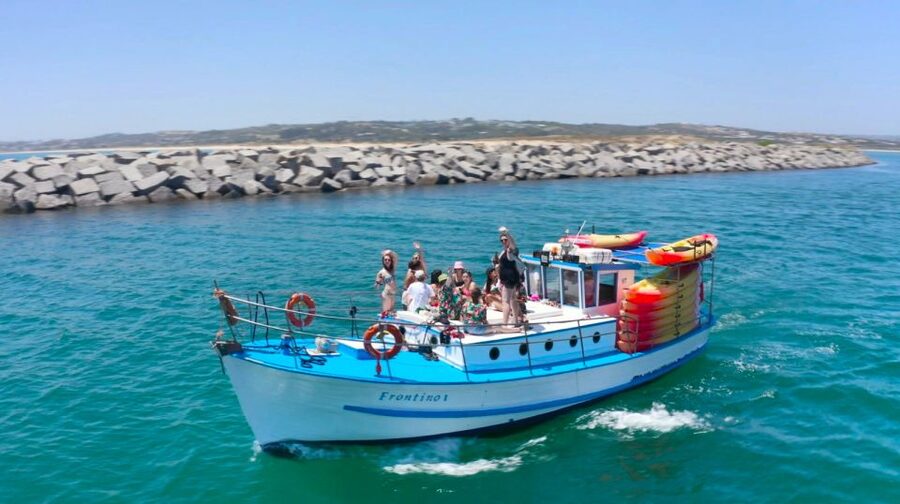 Alvor: Explore Caves Boat and Kayak Tour - Kayaking brings you close to caves and quiet coves