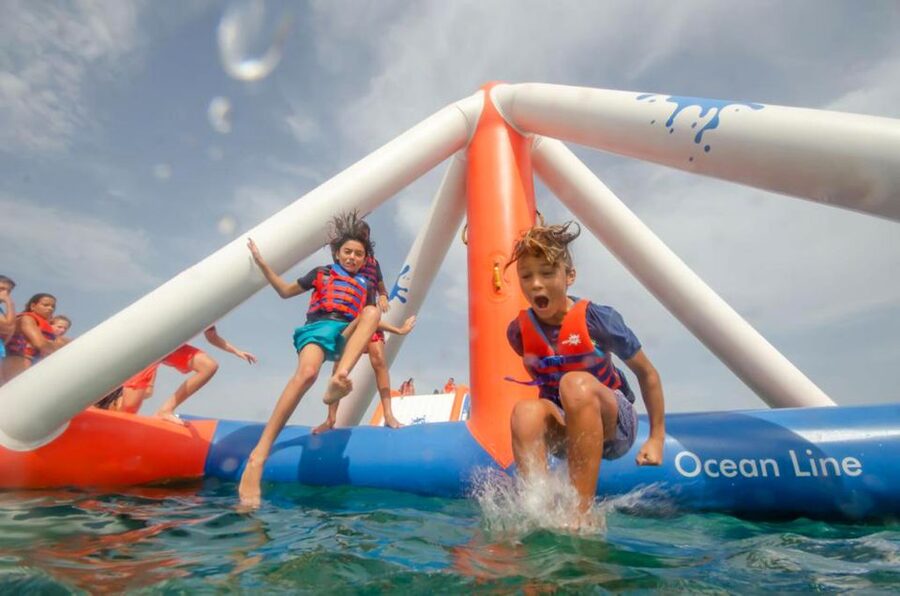 Armação de Pêra: Inflatable Waterpark Entry Ticket - The life jacket and safety rules