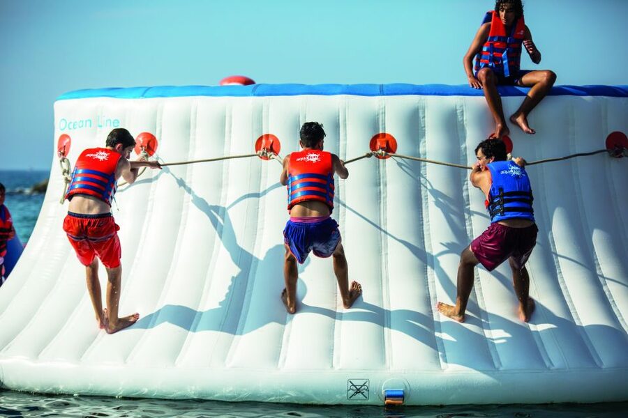 Armação de Pêra: Inflatable Waterpark Entry Ticket - What happens at the beach meeting point