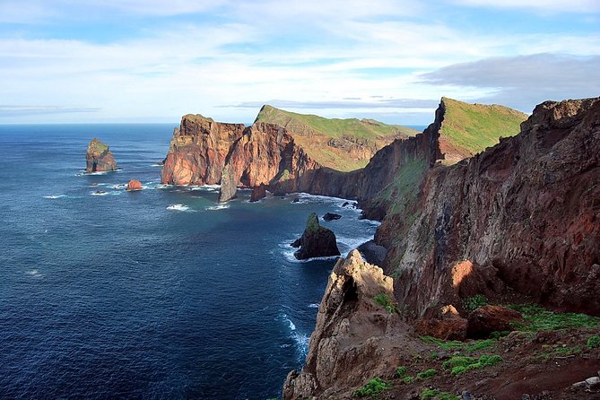 Around The Island - Two Days Tour From 9am To 5pm (Each Day) - Guides, vehicles, and the real comfort question