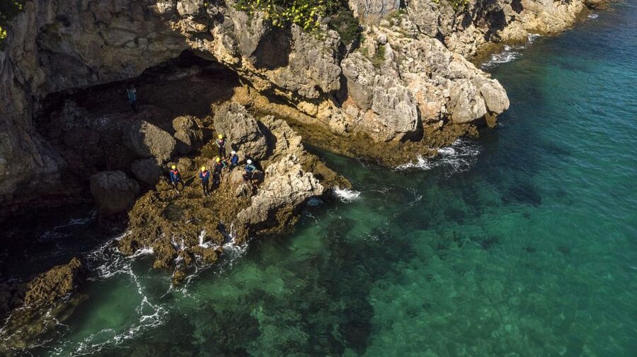 Arrábida: Setubal, Sesimbra Coasteering & Speedboat Tour - Why this four-hour Arrábida adventure works