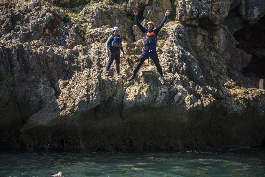 Arrábida: Setubal, Sesimbra Coasteering & Speedboat Tour - Rock scrambling, climbing, and the cave sections