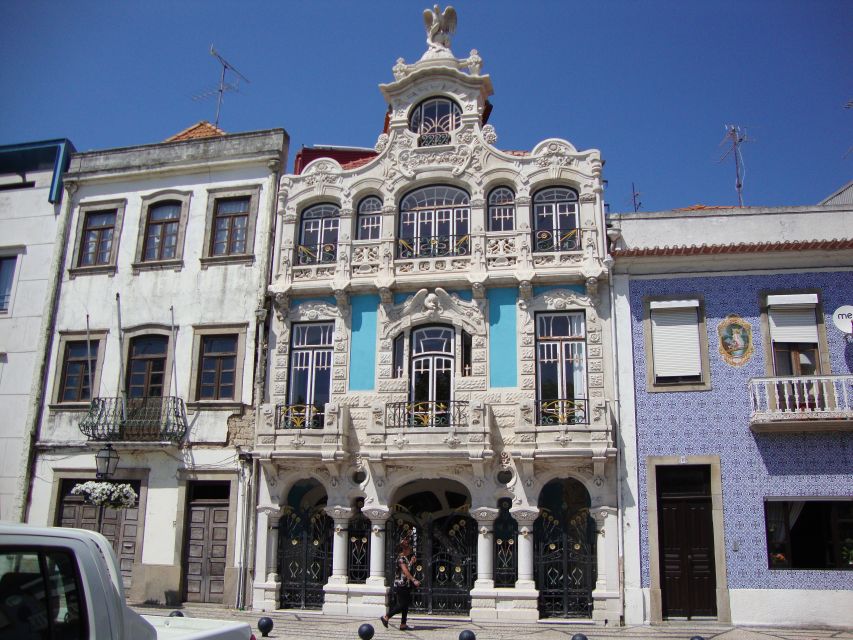 Aveiro: Boat Cruise and City Walking Tour with Sweet Tasting - How the guides shape the experience