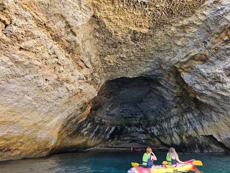 Benagil: Benagil Kayak Tour - Finding a quiet beach along the way