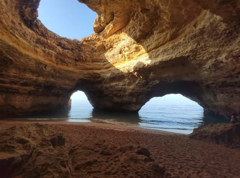 Benagil Cave - Kayak Guided tour - Languages, photos, and guide support