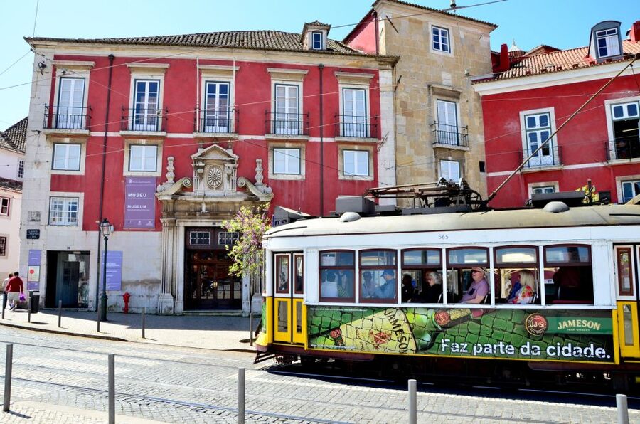Best of Lisbon Walking Tour: Rossio, Chiado & Alfama - Rossio Station and the details above street level