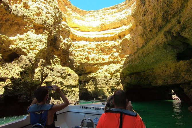 Boat Trip to the Benagil Caves from Armação de Pêra - What the crew adds to the ride