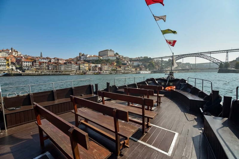 Bridges Cruise with World of Discoveries or Sunset Option - The audio guide keeps the cruise informative