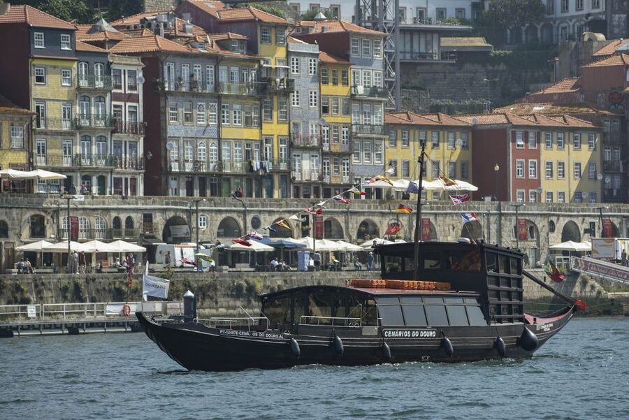 Bridges Cruise with World of Discoveries or Sunset Option - How to get the most from the views