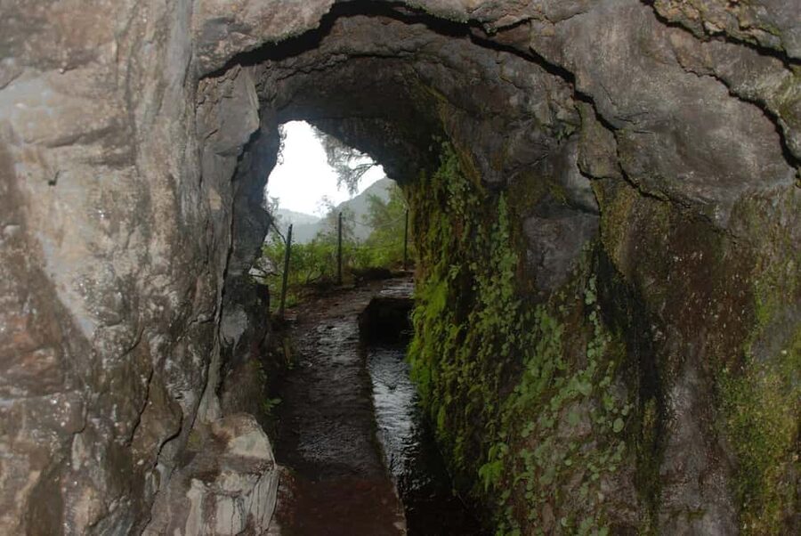 Caldeirão Verde: Queimadas PR9 Transfer and Self-Guided Hike - Key points to know before booking