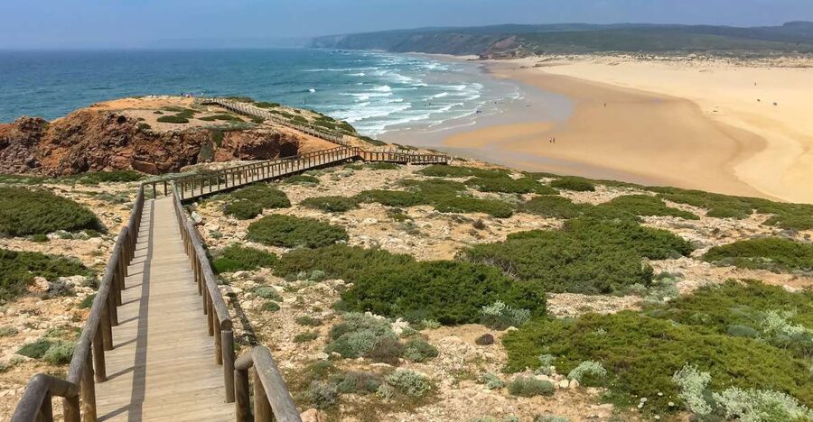 Carrapateira: Surf Lesson - What happens before you reach the water