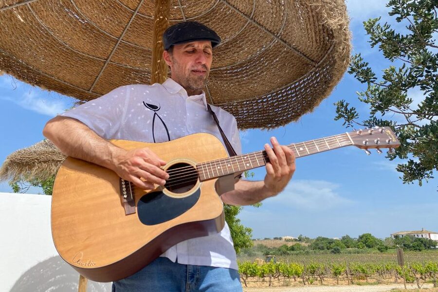 Carvoeiro/Portimão/Alvor: Wine Tour w/ Tasting, Tapas, Music - Shared or private: which format fits you?