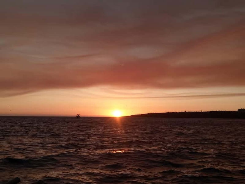 Cascais: Sunset Boat Trip with Welcome Drinks - Cascais sights you can spot from the boat