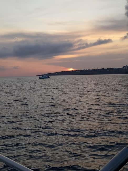Cascais: Sunset Boat Trip with Welcome Drinks - Is $44 a good price?