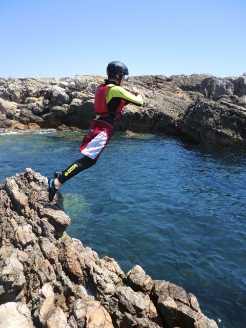 Coasteering Algarve: Cliff Jump, Swim & Climb in Sagres - Climbing and walking between the jumps