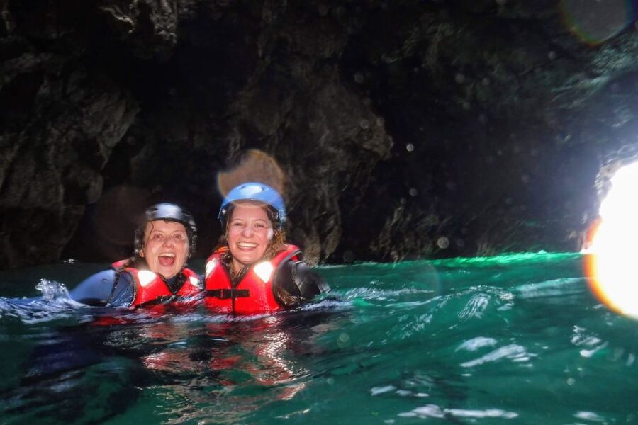 Coasteering Algarve: Cliff Jump, Swim & Climb in Sagres - What the guide contributes