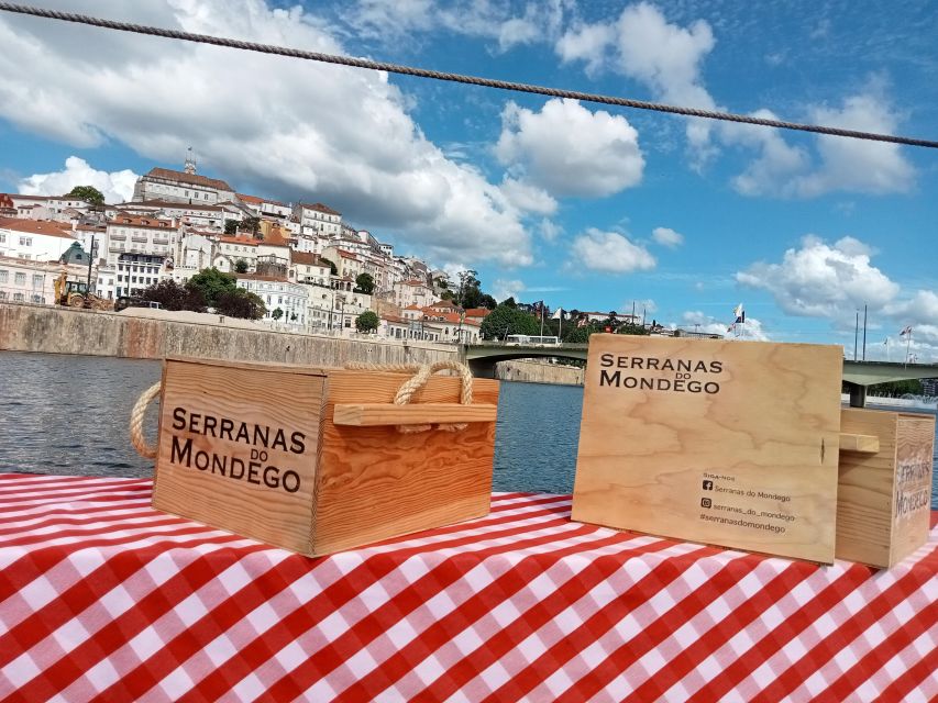 Coimbra: Barca Serrana Traditional Boat Trip - Why this boat trip feels different from a normal cruise