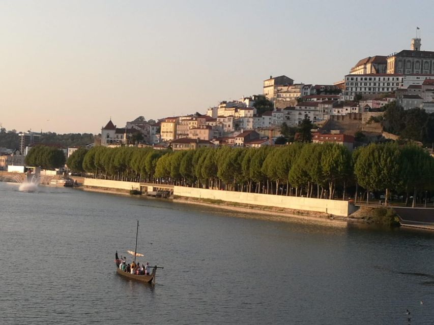 Coimbra: Barca Serrana Traditional Boat Trip - A 50-minute route along the Mondego