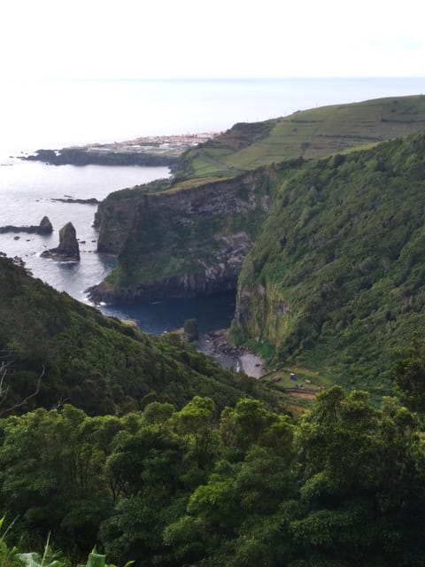 Discover Flores – Full-Day Tour | Island of Your Dreams - Guide style, transport, and group size