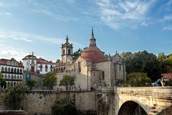 Douro Valley: Historical Sites, Wine Experience, Lunch & Cruise - Amarante and its Tâmega River setting
