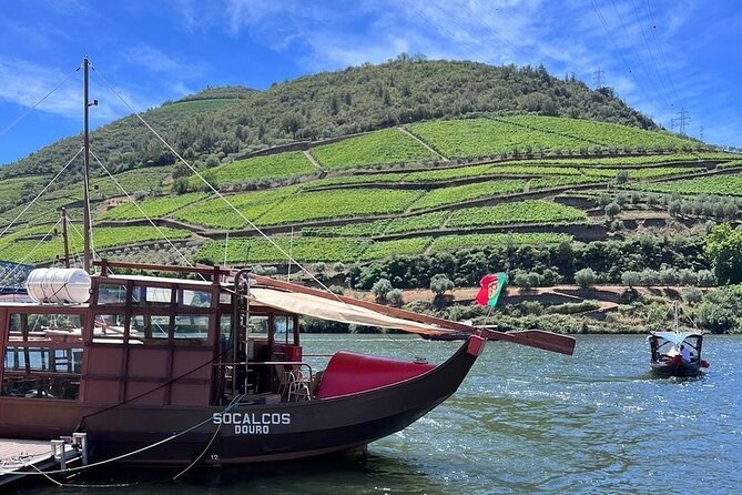 Douro Valley Tour - 3 Wine tastings, Lunch & river Cruise - Régua begins the day with river views