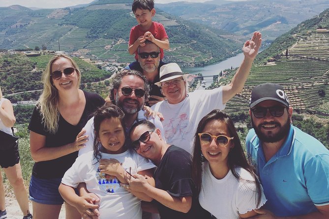 Douro Valley Tour: Wine Tasting, Cruise and Lunch from Porto - Meeting at Lapa Church in Porto
