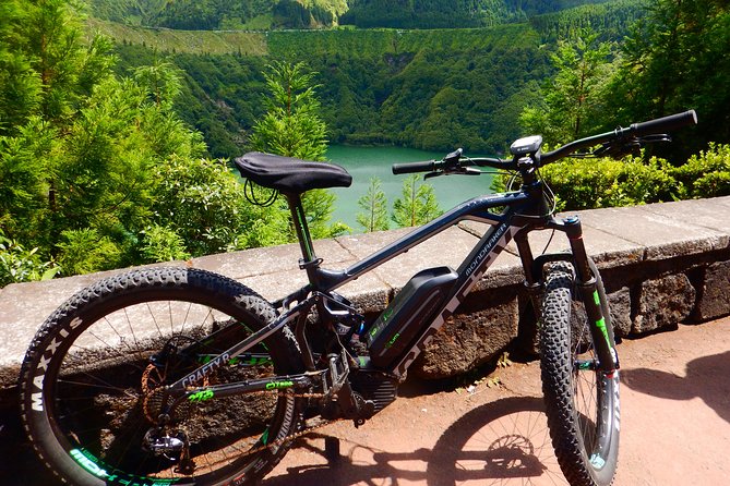 E-bike Sete Cidades- "All Mountain" bike program - From the crater rim down toward Sete Cidades village
