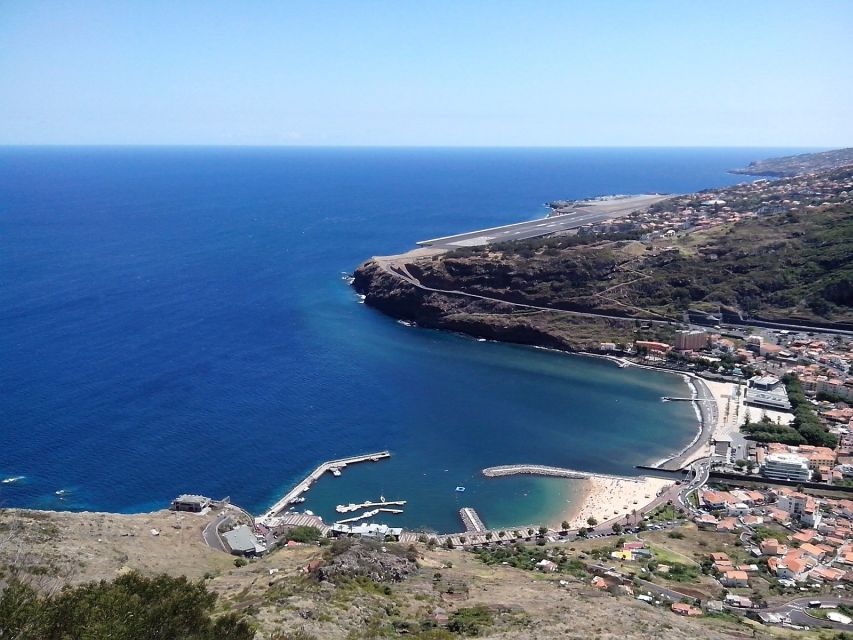 Eastern Madeira: Full-Day Tour with Rum Tasting - Santana’s thatched houses and lunch break