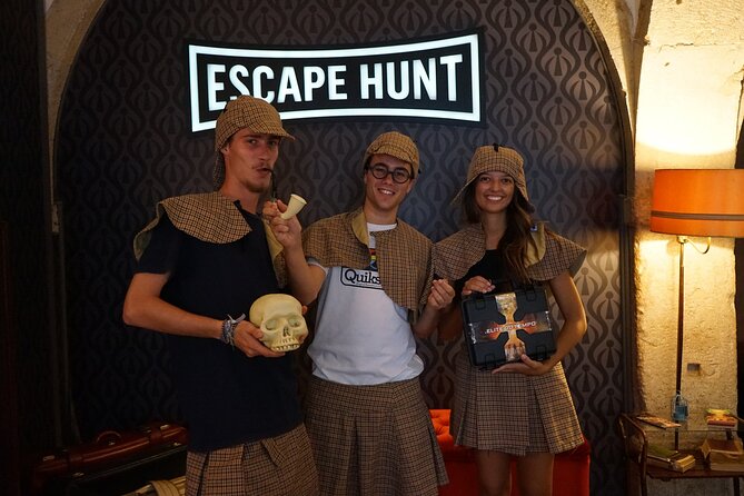 Escape Hunt Experience - Finding Escape Hunt at R. dos Douradores 13