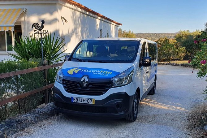 Faro airport - Carvoeiro: Private Return Transfer - Finding your driver at Faro Airport