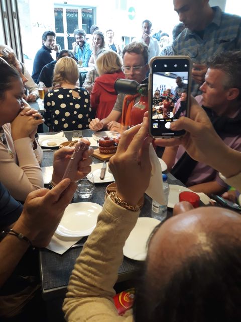 Faro: Old Town Guided Walking Food Tour - How the restaurant visits differ