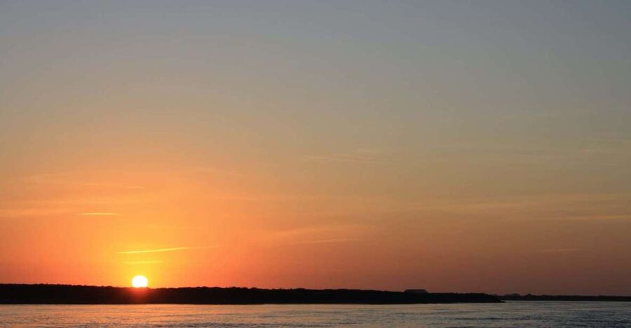 Faro: Ria Formosa Guided Sunset Tour by Catamaran - Why sunset is the right time for Ria Formosa